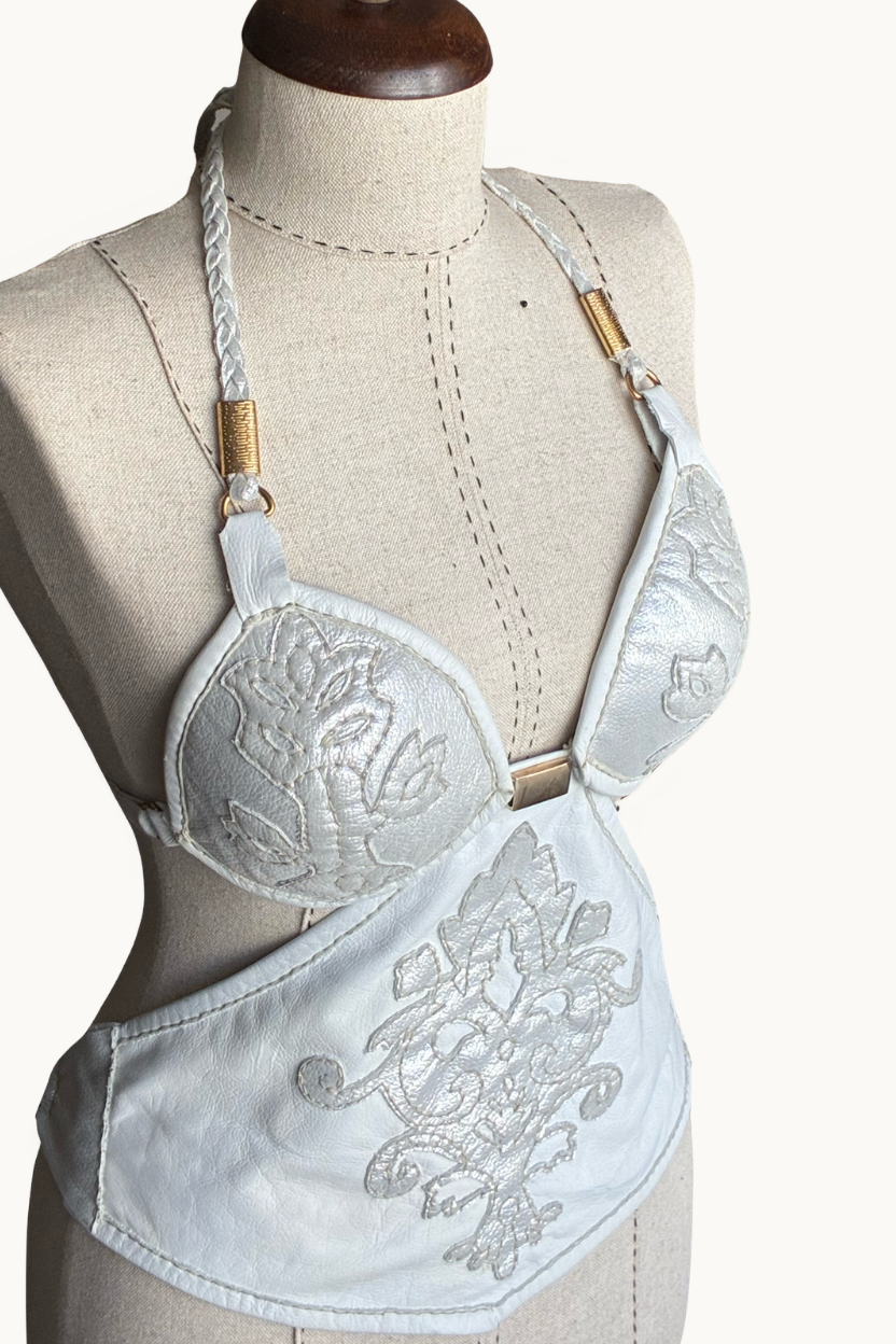 Top Corpiño Halter Color Marfil con Detalles Cosidos a Mano