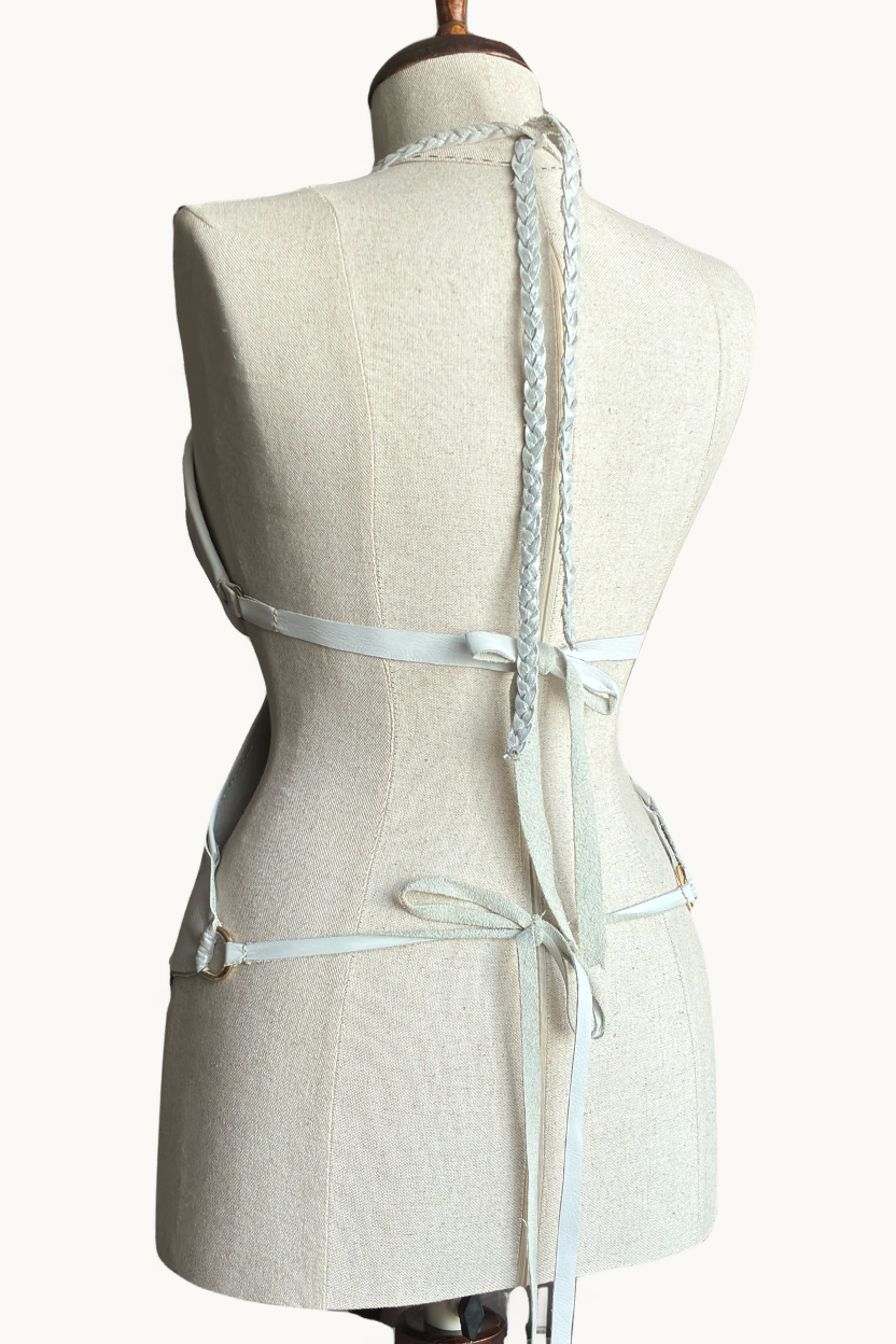 Top Corpiño Halter Color Marfil con Detalles Cosidos a Mano