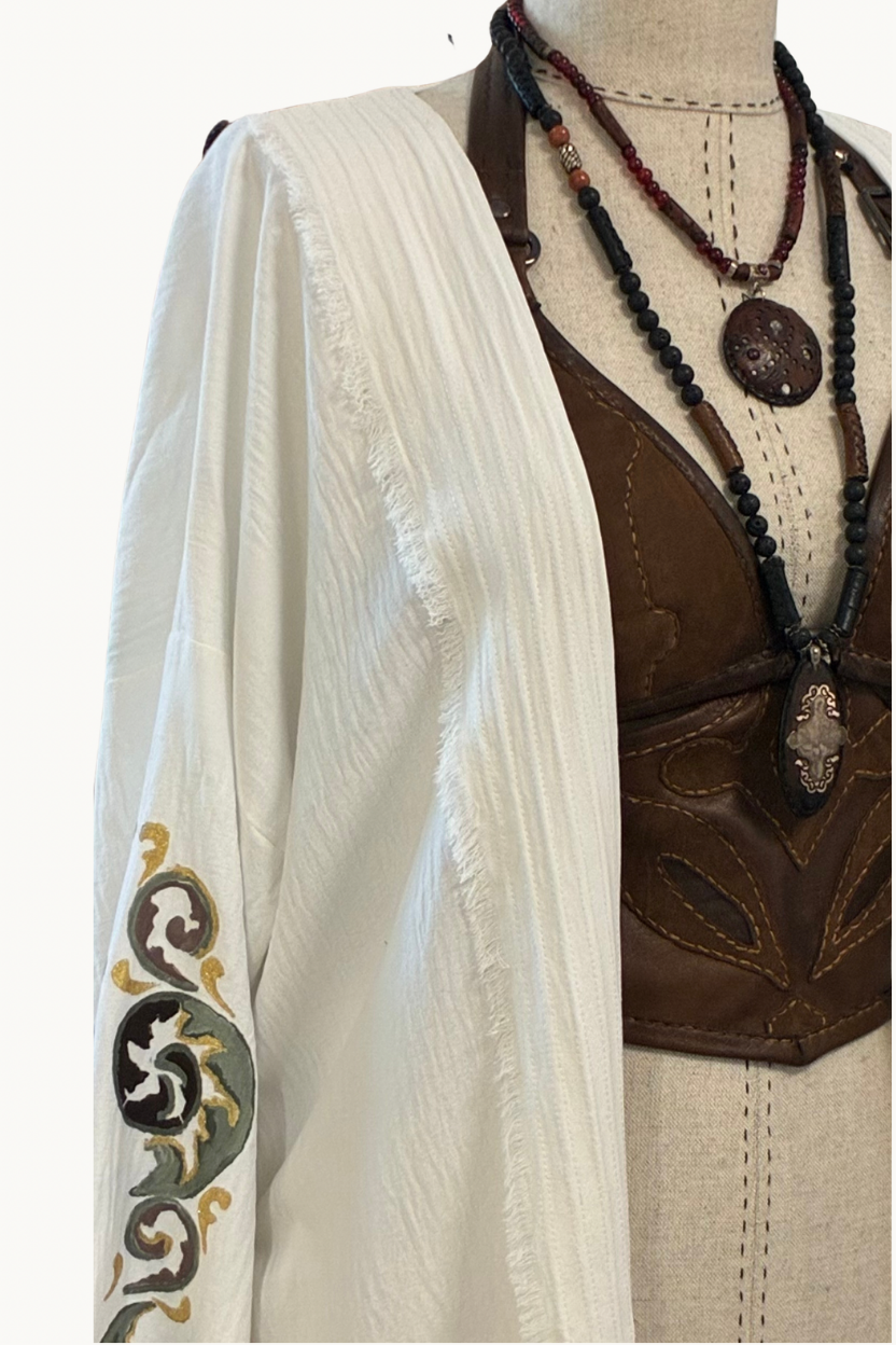 El Yapımı Beyaz Aerobin Kimono, El Boyaması Motifli