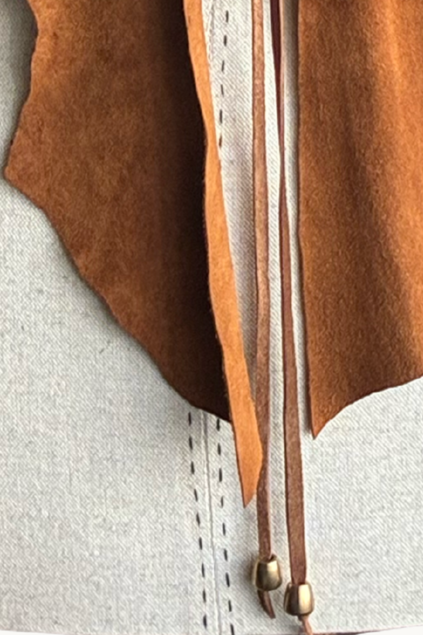 El Yapımı Ten Rengi Süet Halter Yaka Üst (Altın Rengi Metal Detaylı)
