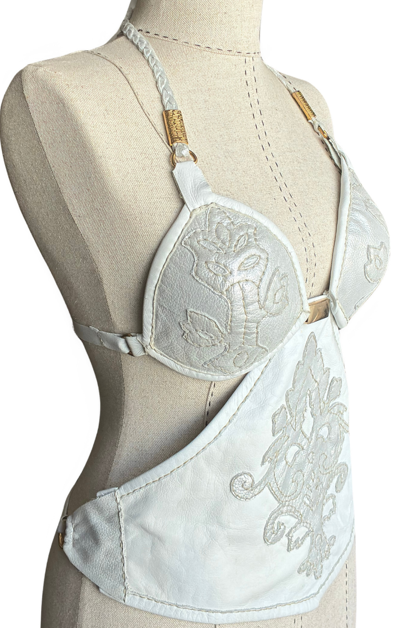 Top Corpiño Halter Color Marfil con Detalles Cosidos a Mano