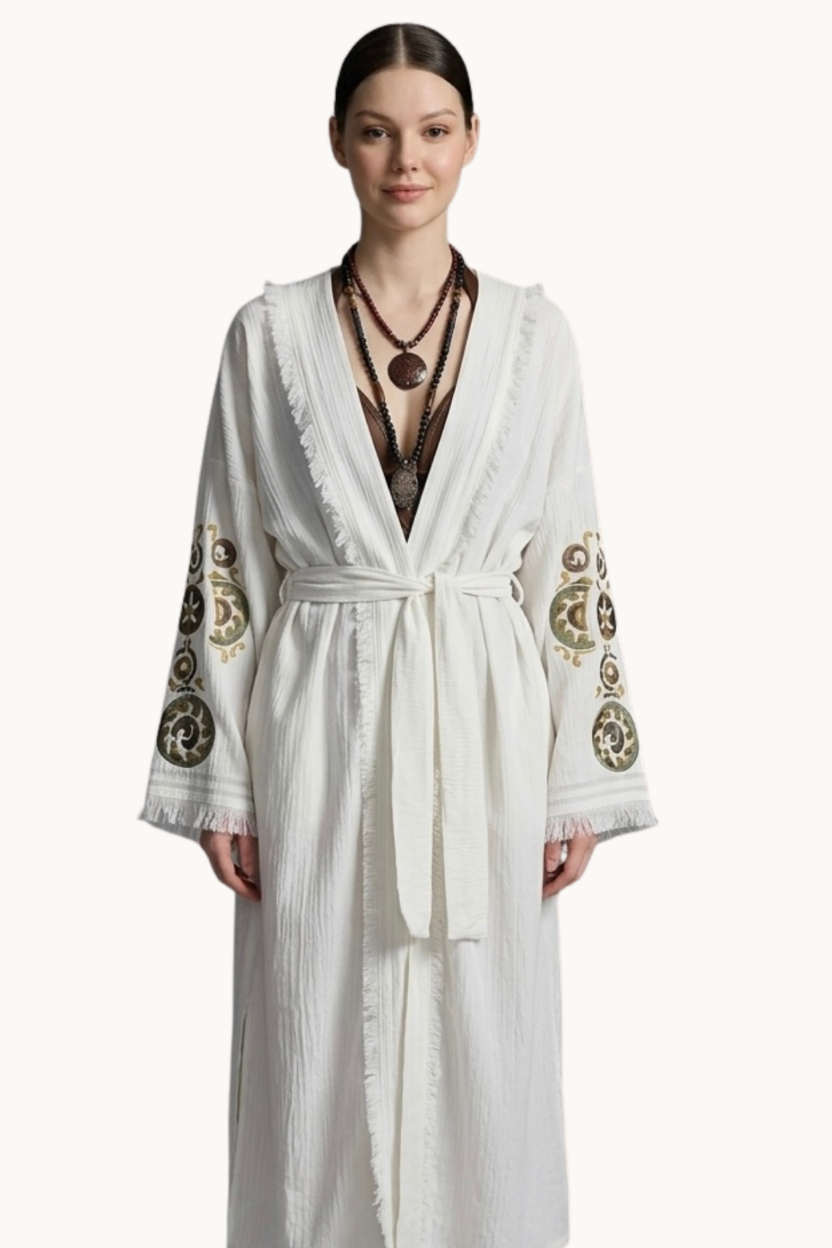 El Yapımı Beyaz Aerobin Kimono, El Boyaması Motifli